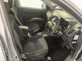 Photo '16' of Mitsubishi Outlander