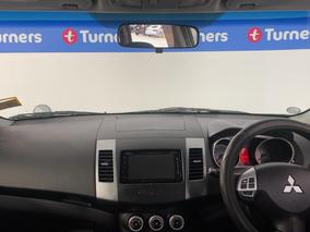 Photo '17' of Mitsubishi Outlander