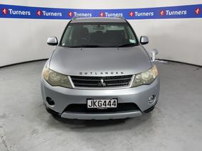 Photo '2' of Mitsubishi Outlander