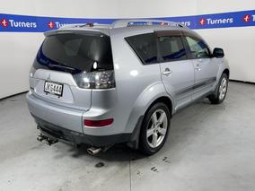 Photo '7' of Mitsubishi Outlander