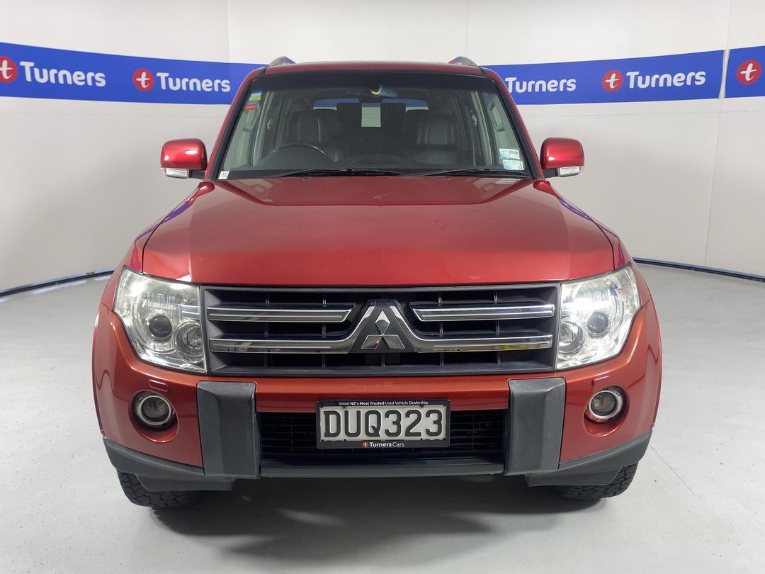 Photo '2' of Mitsubishi Pajero