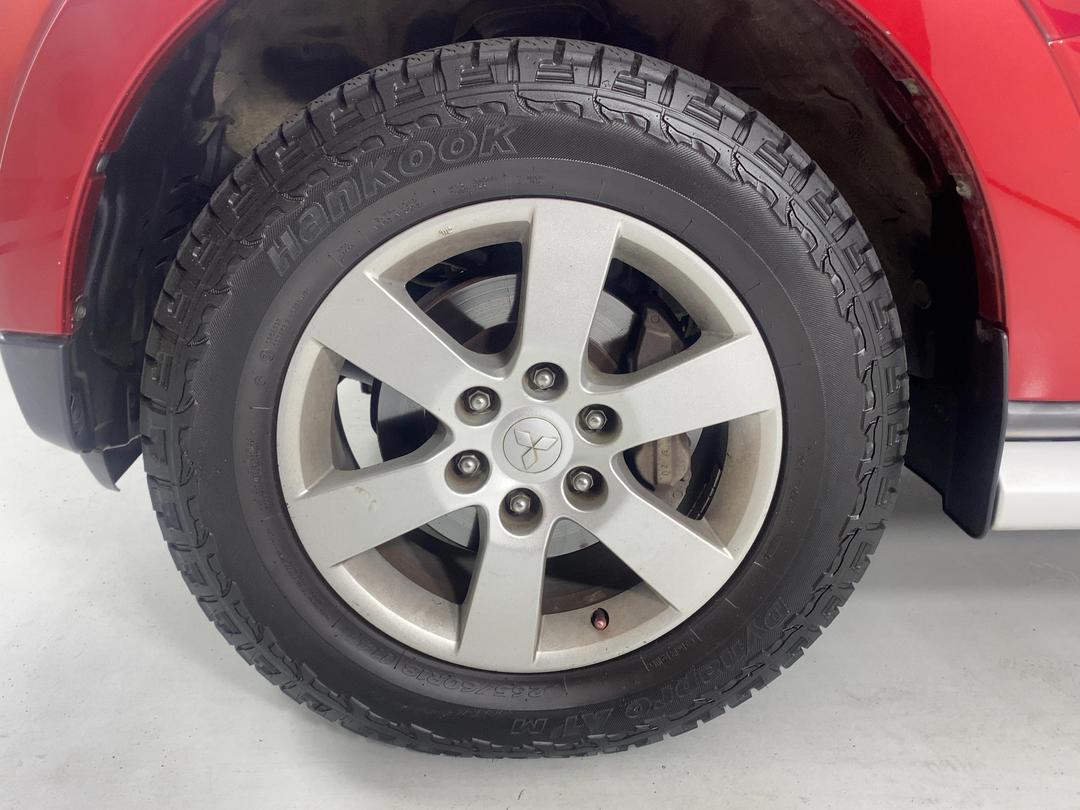 Photo '10' of Mitsubishi Pajero