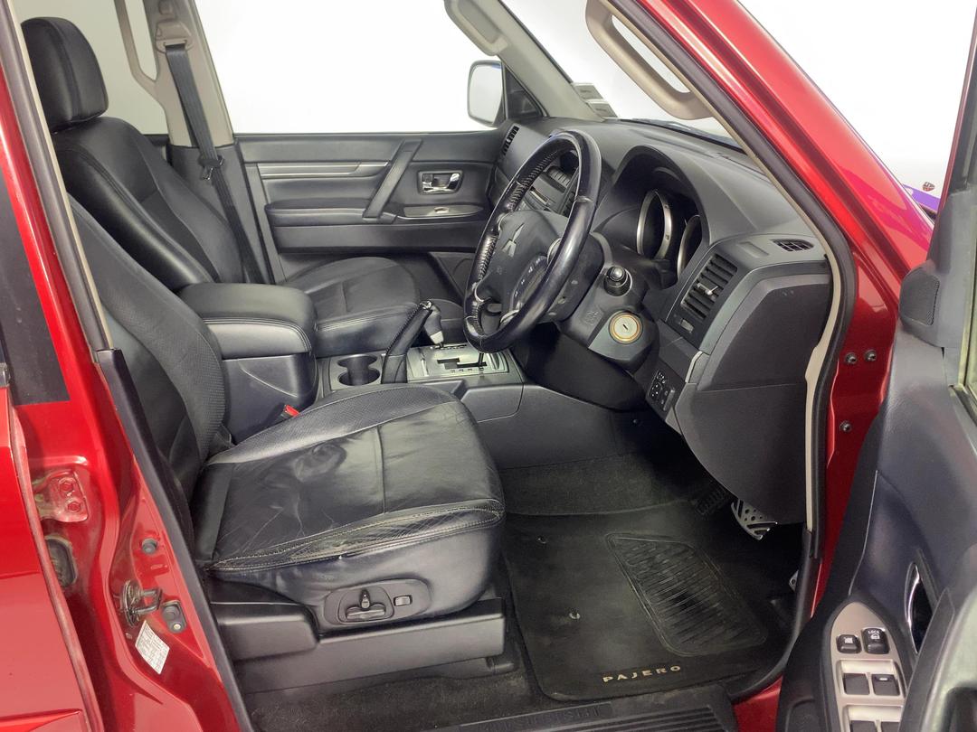 Photo '16' of Mitsubishi Pajero