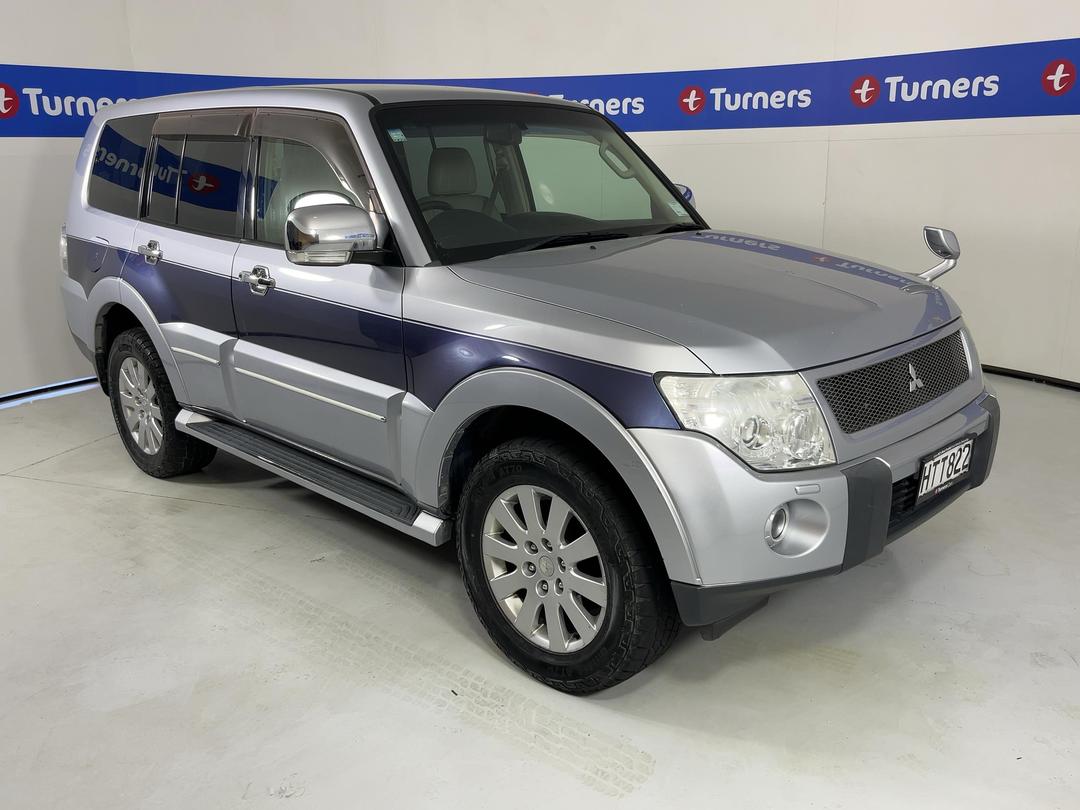 Photo '1' of Mitsubishi Pajero