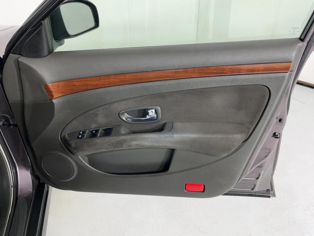 Photo '15' of Nissan Bluebird