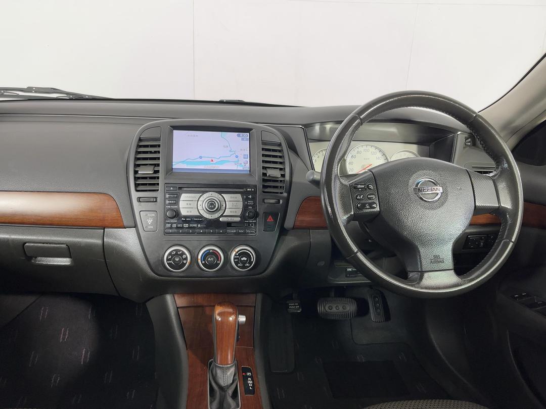 Photo '17' of Nissan Bluebird