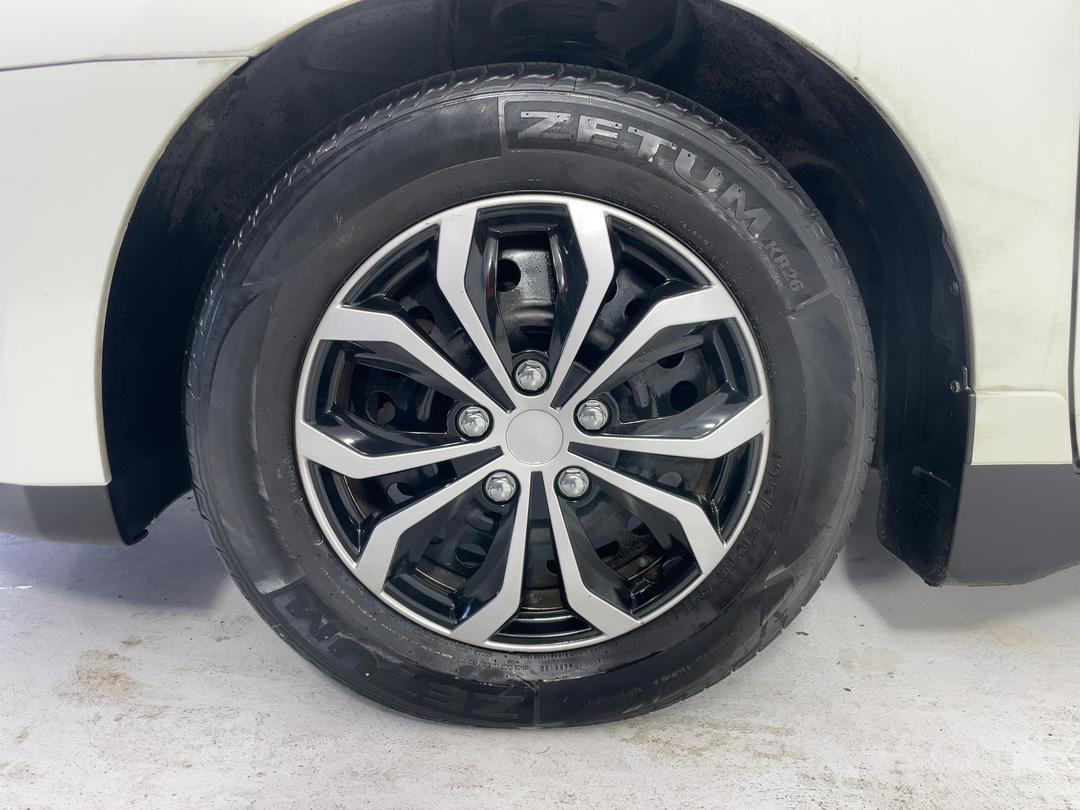 Photo '10' of Nissan Bluebird