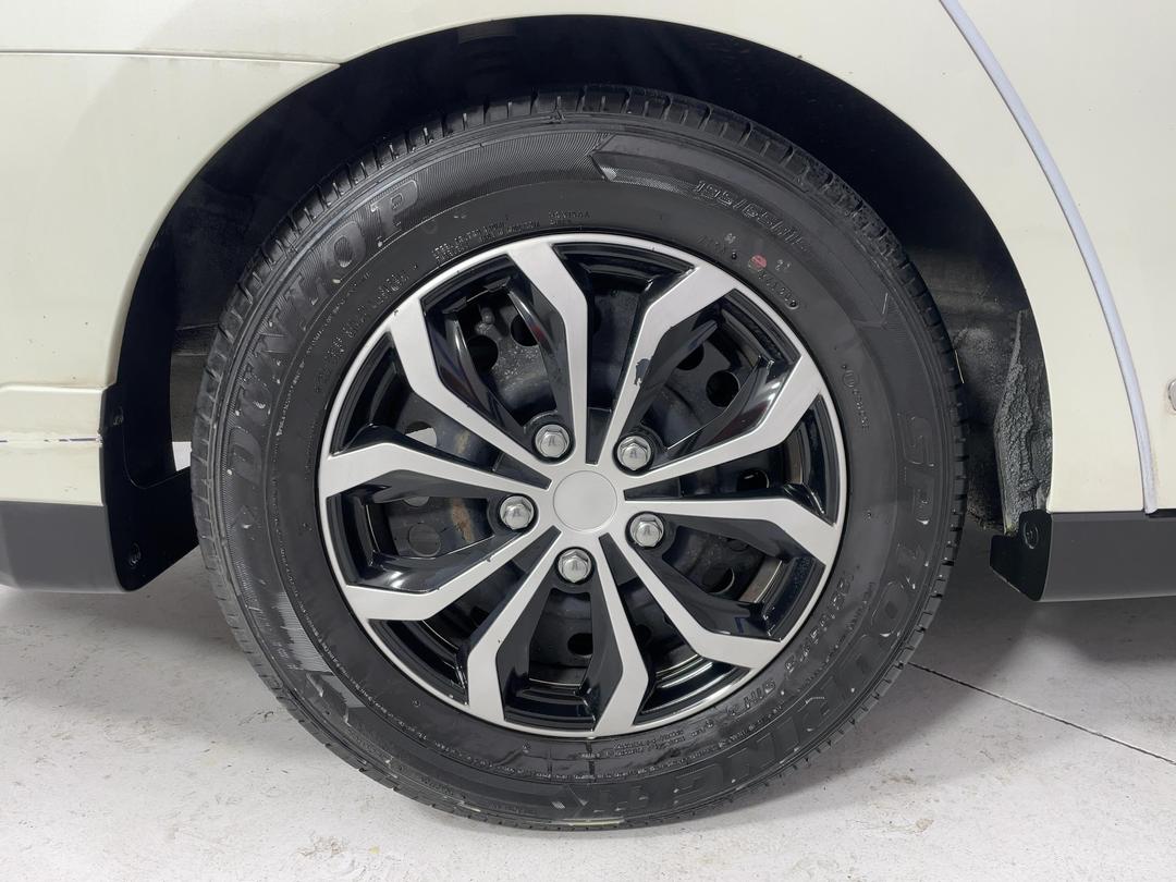 Photo '12' of Nissan Bluebird