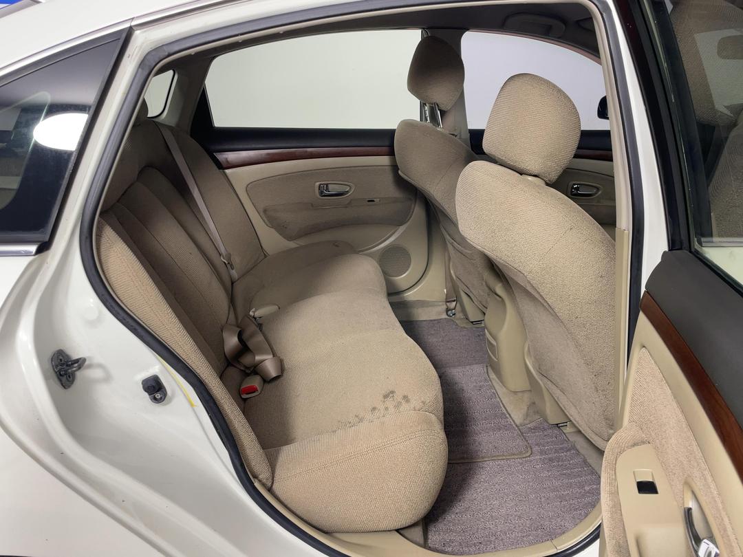 Photo '20' of Nissan Bluebird