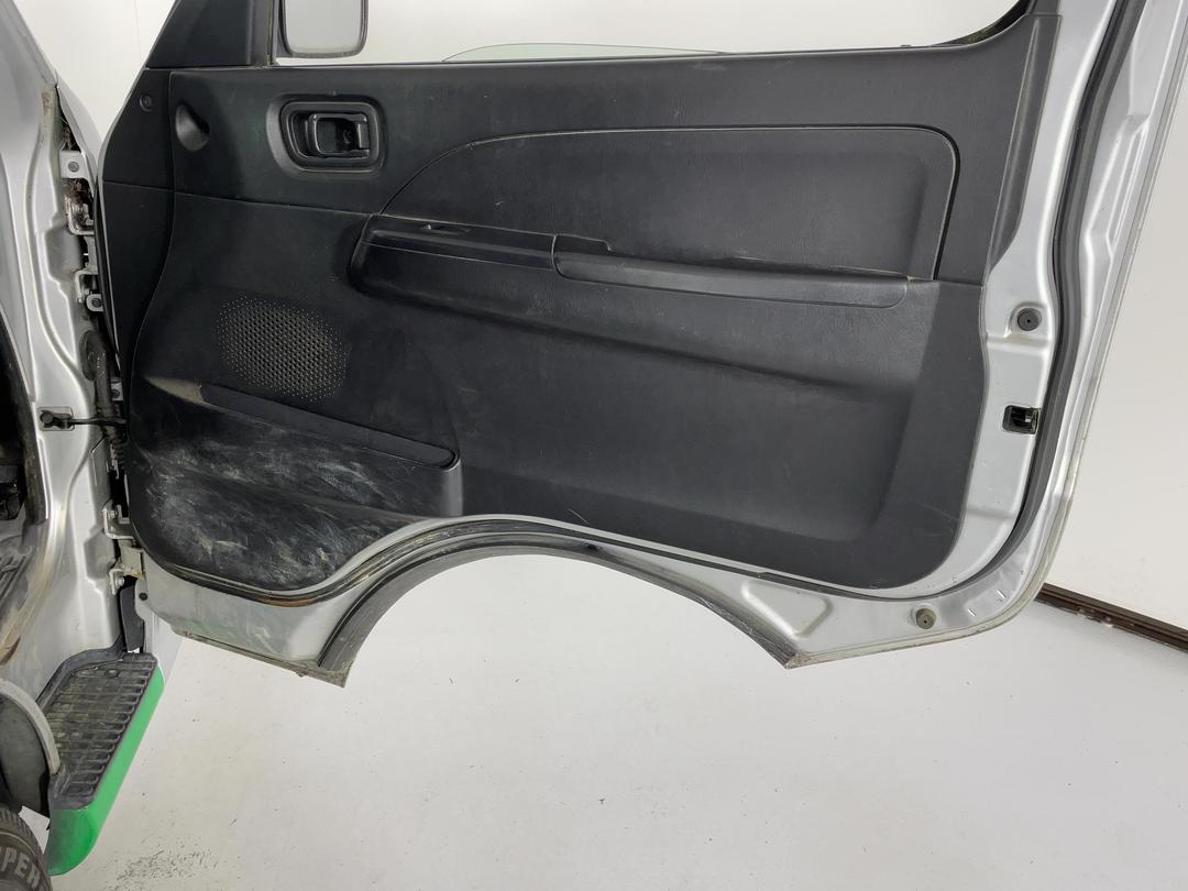 Photo '14' of Nissan Caravan