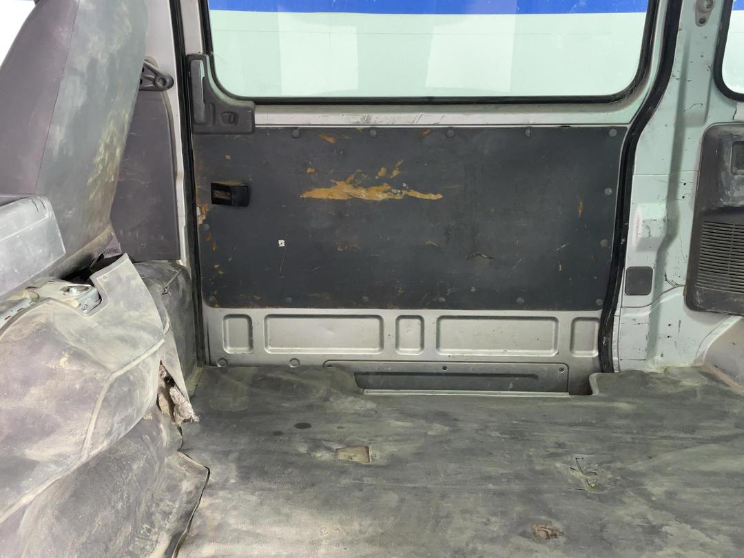 Photo '18' of Nissan Caravan