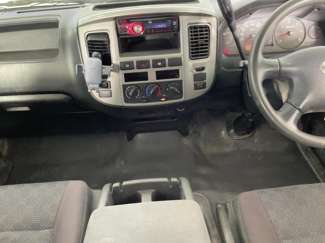Photo '17' of Nissan Caravan
