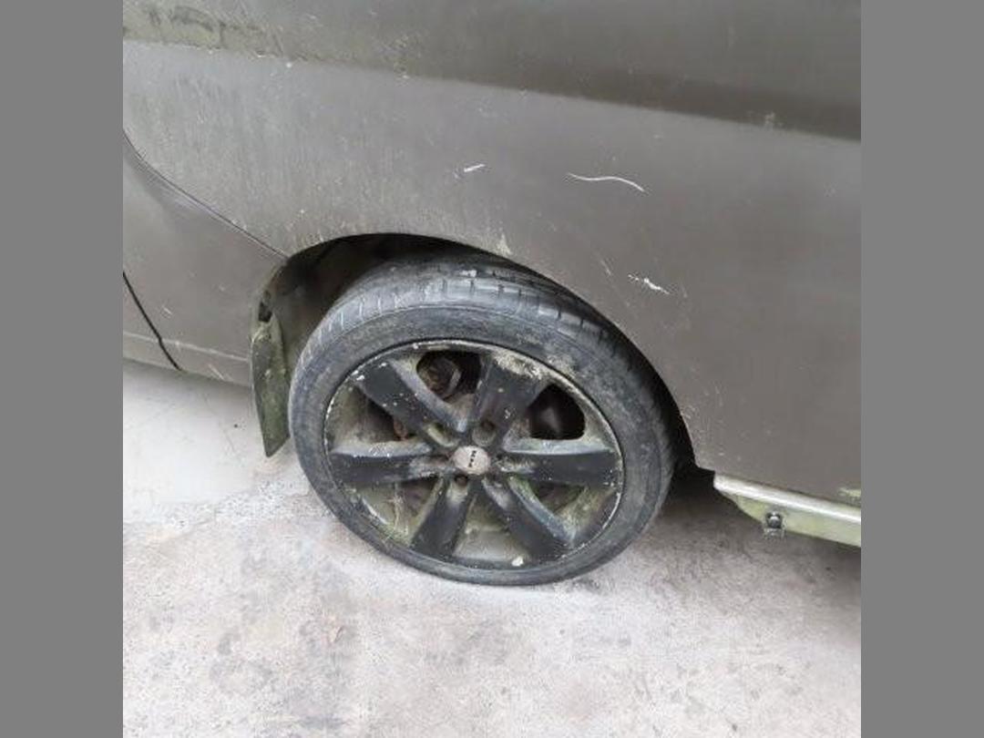Photo '6' of Nissan Caravan