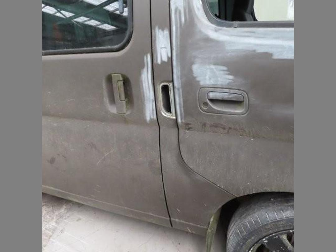 Photo '7' of Nissan Caravan