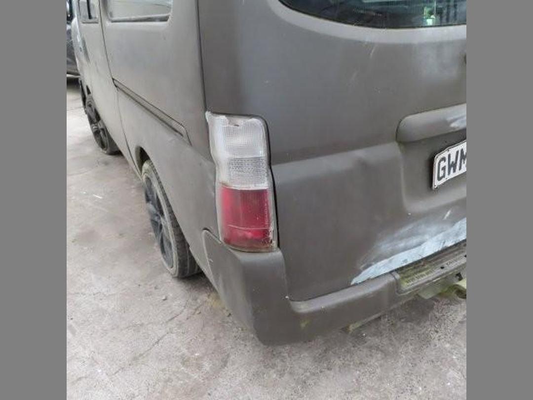 Photo '10' of Nissan Caravan