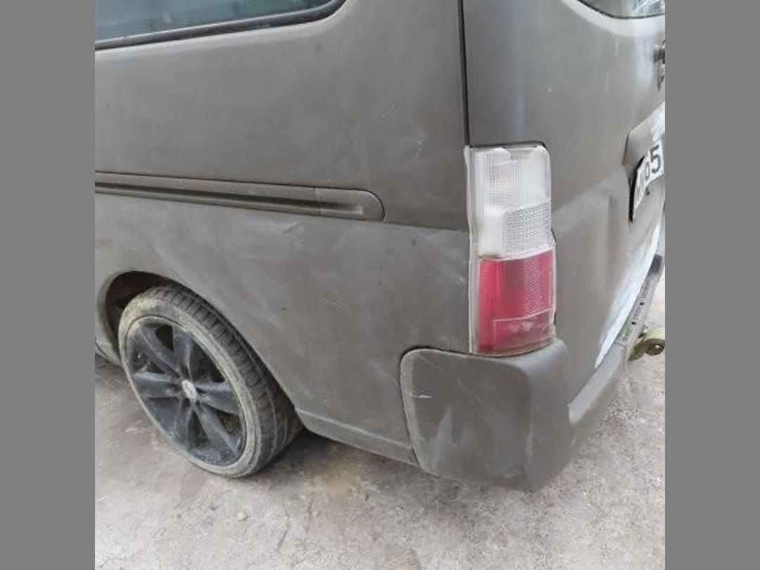 Photo '11' of Nissan Caravan