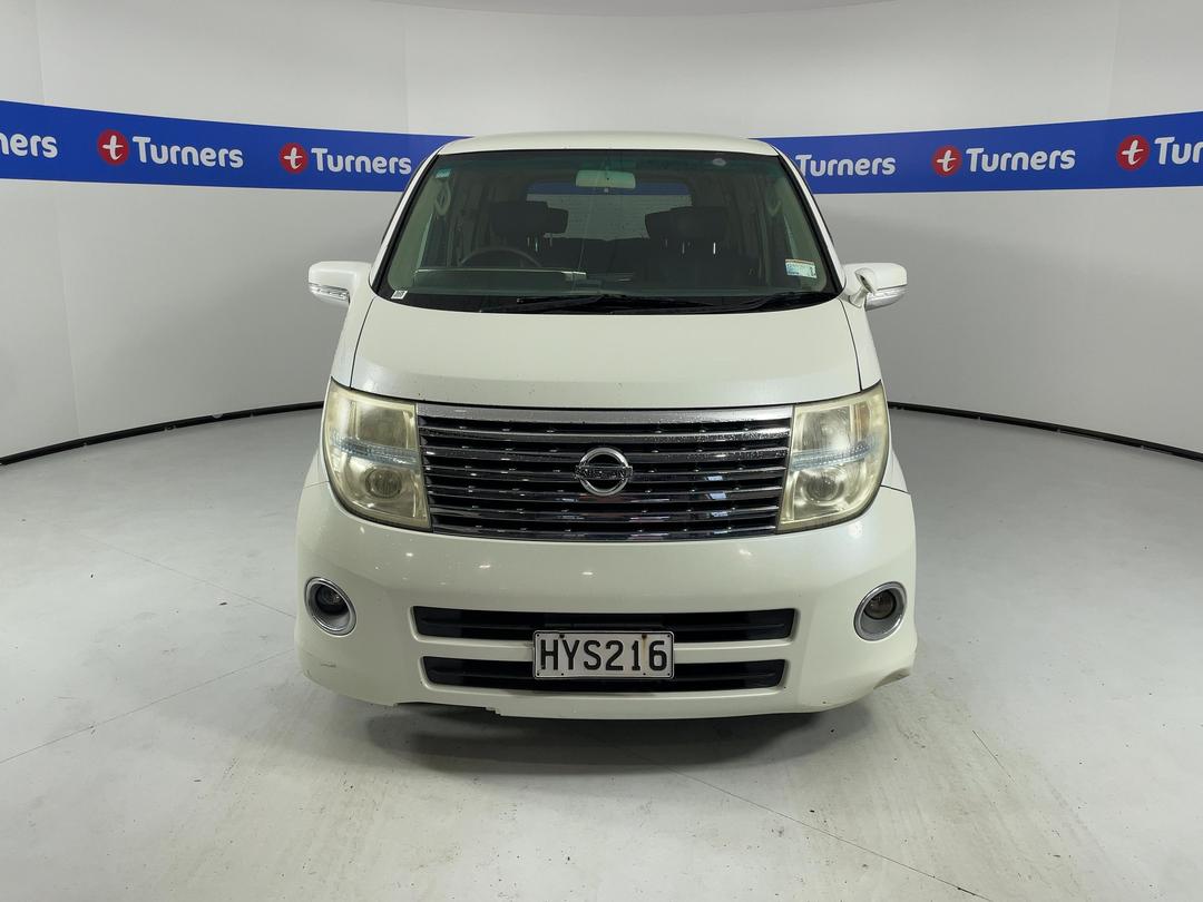 Photo '2' of Nissan Elgrand