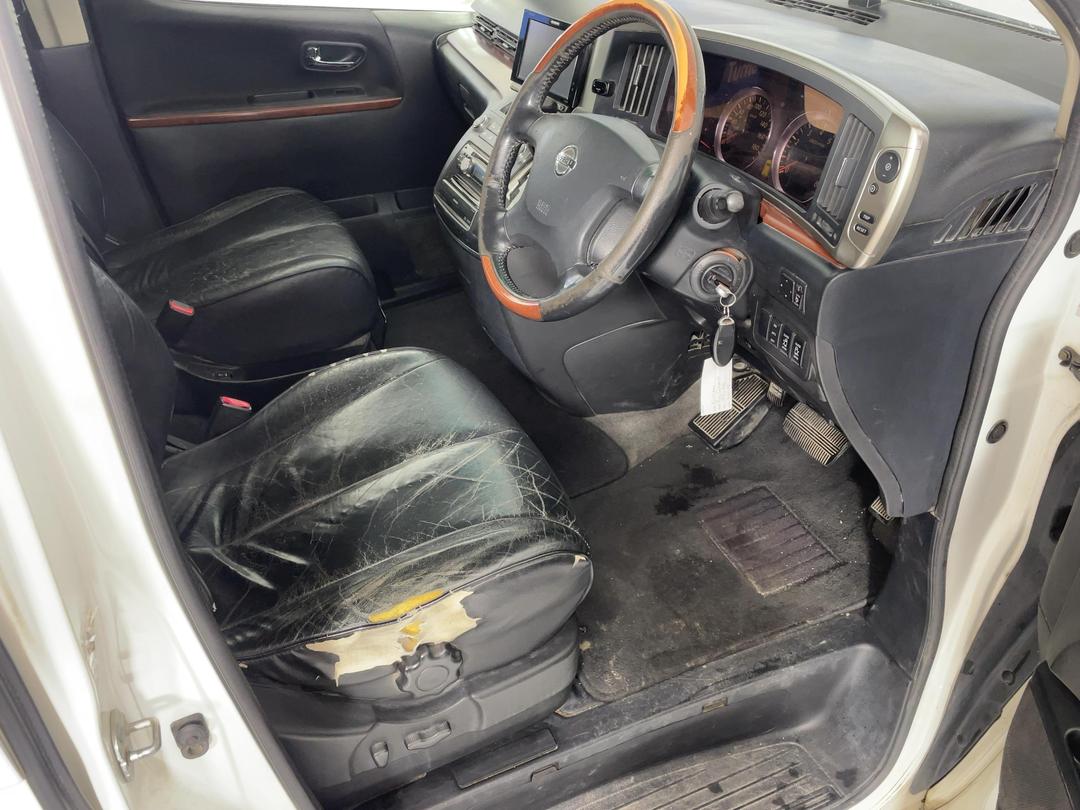 Photo '16' of Nissan Elgrand
