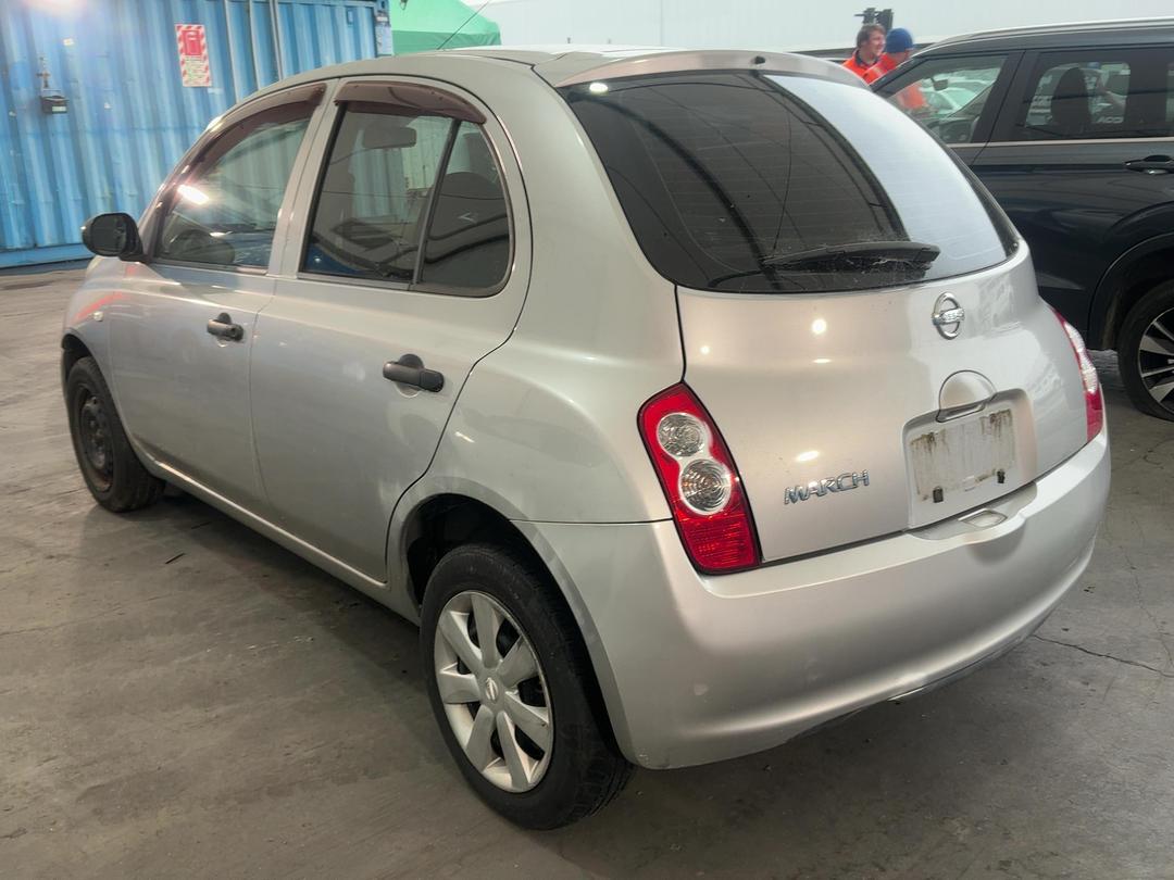 Photo '4' of Nissan March