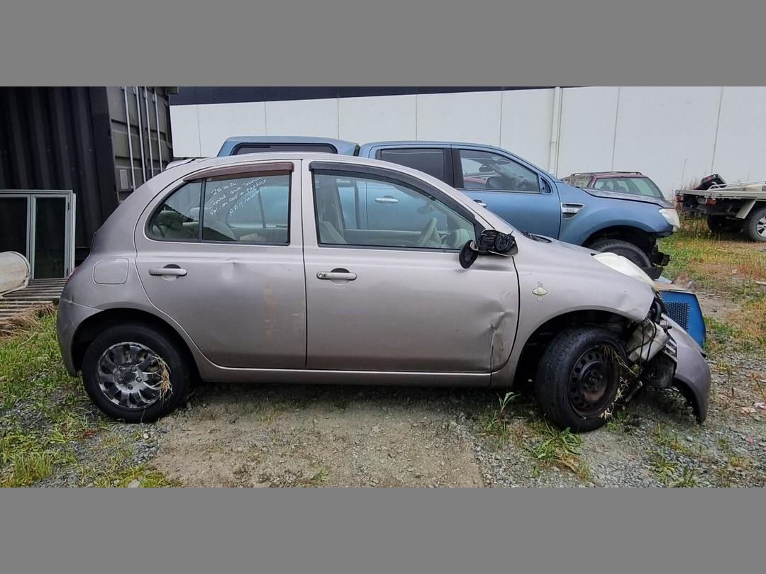 Photo '5' of Nissan March Photo '5' of Nissan March