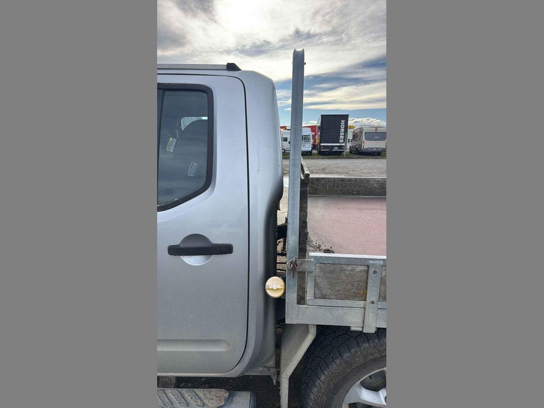 Photo '32' of Nissan Navara