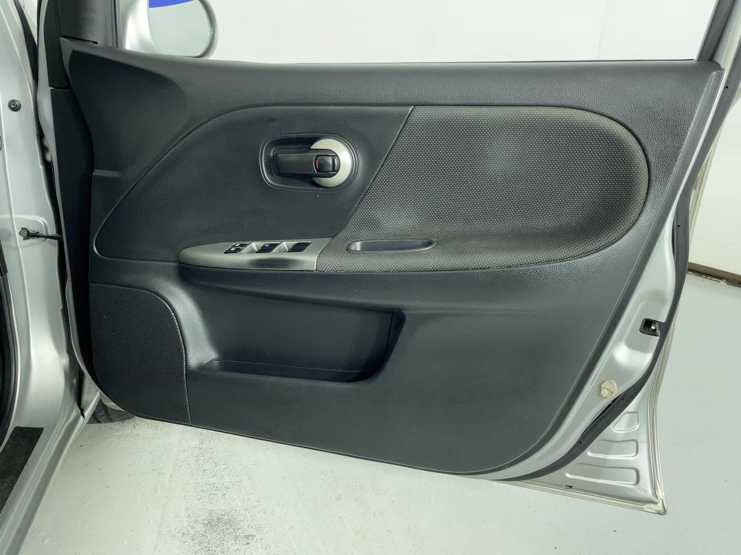Photo '15' of Nissan Note