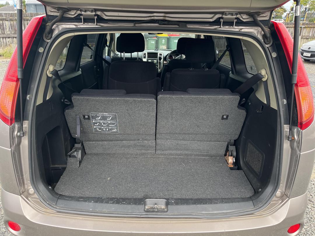 Photo '12' of Nissan Presage 2.5 Highway Star