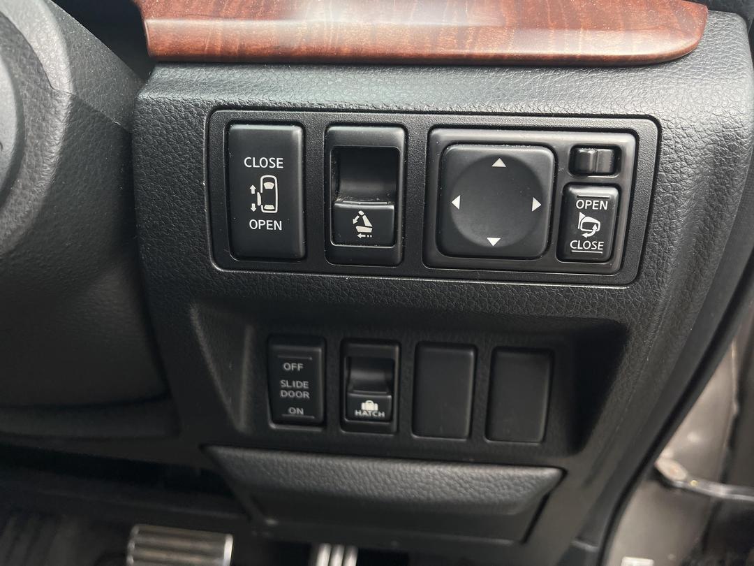 Photo '21' of Nissan Presage 2.5 Highway Star