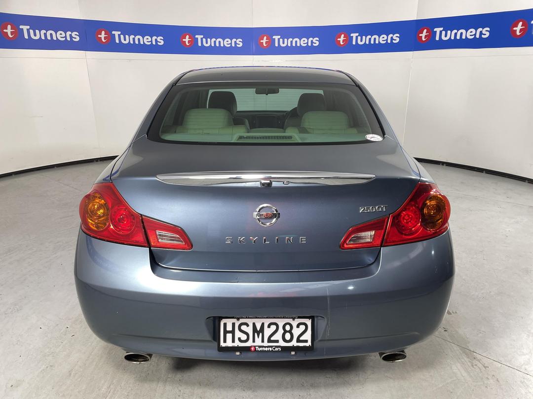 Photo '6' of Nissan Skyline