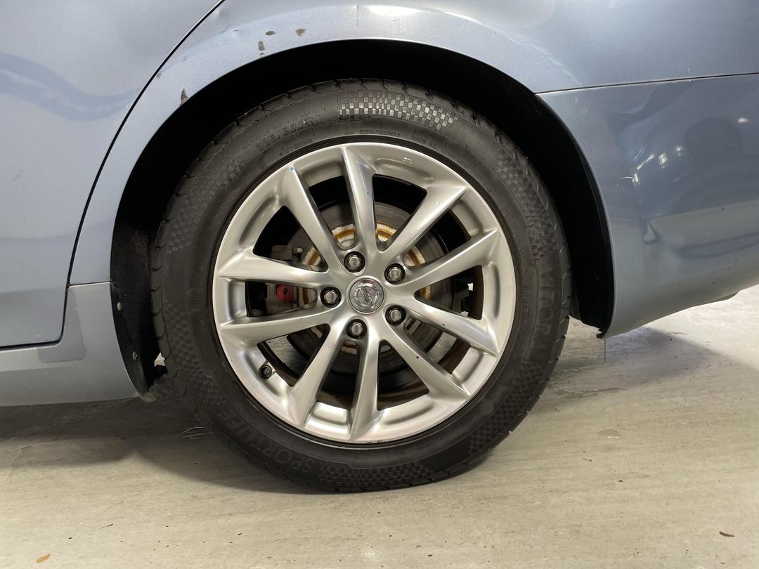 Photo '11' of Nissan Skyline