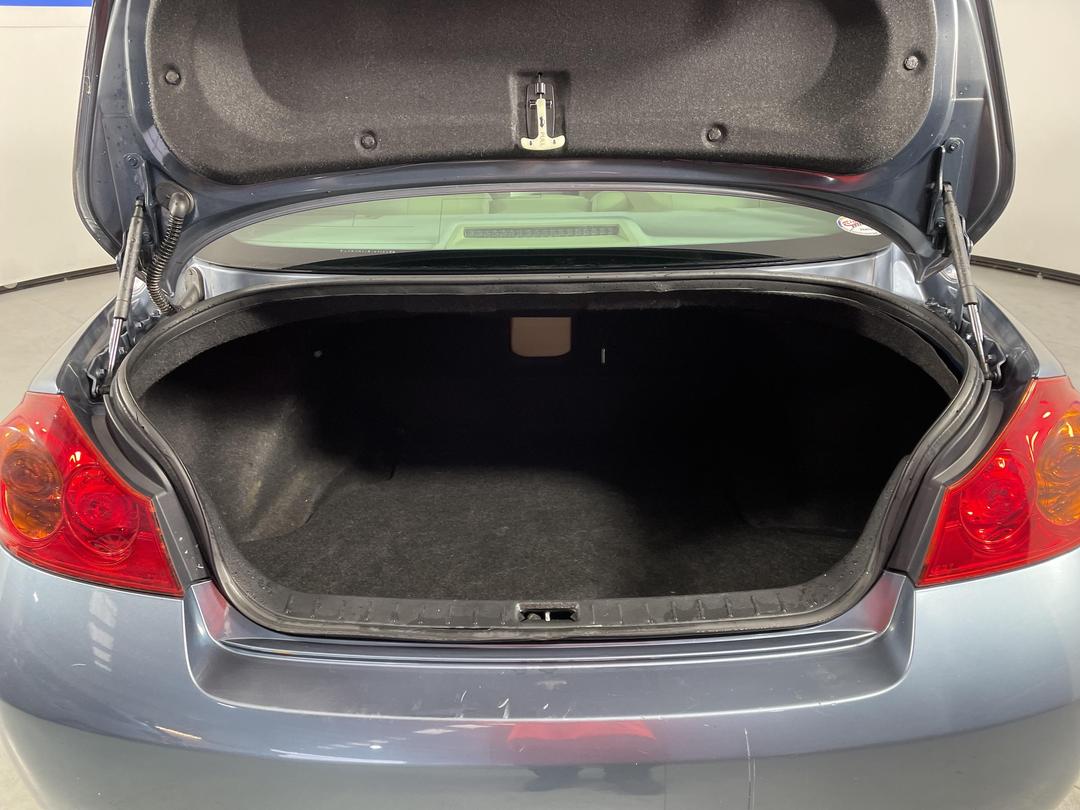 Photo '14' of Nissan Skyline