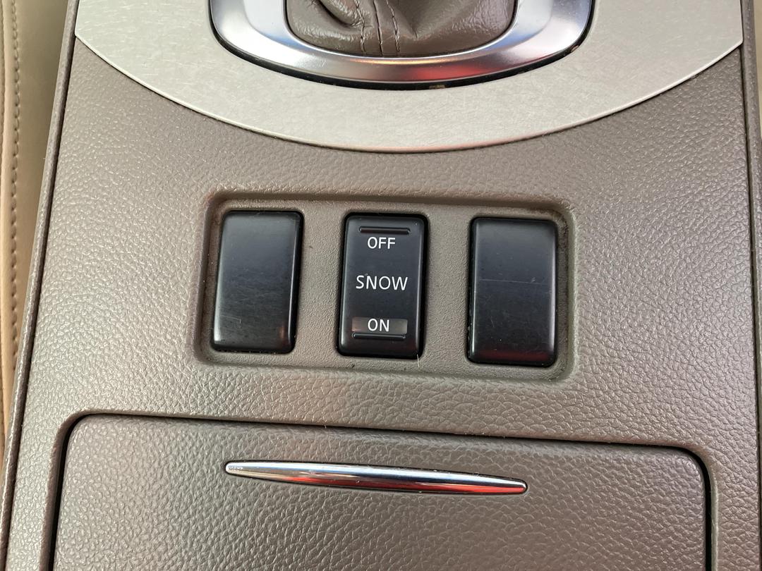 Photo '28' of Nissan Skyline