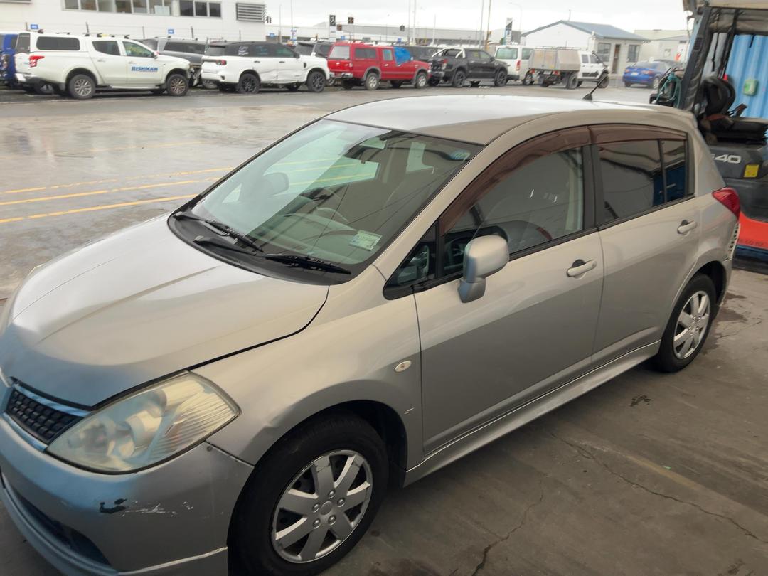 Photo '2' of Nissan Tiida