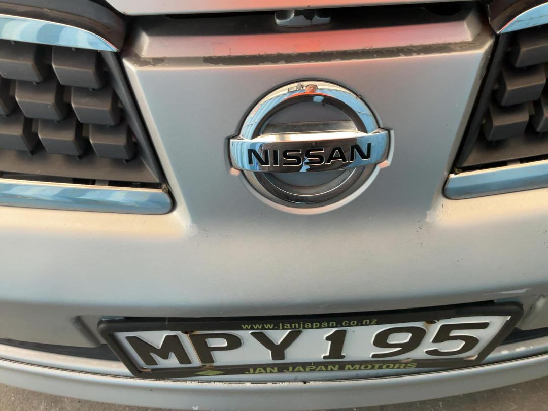Photo '15' of Nissan Tiida