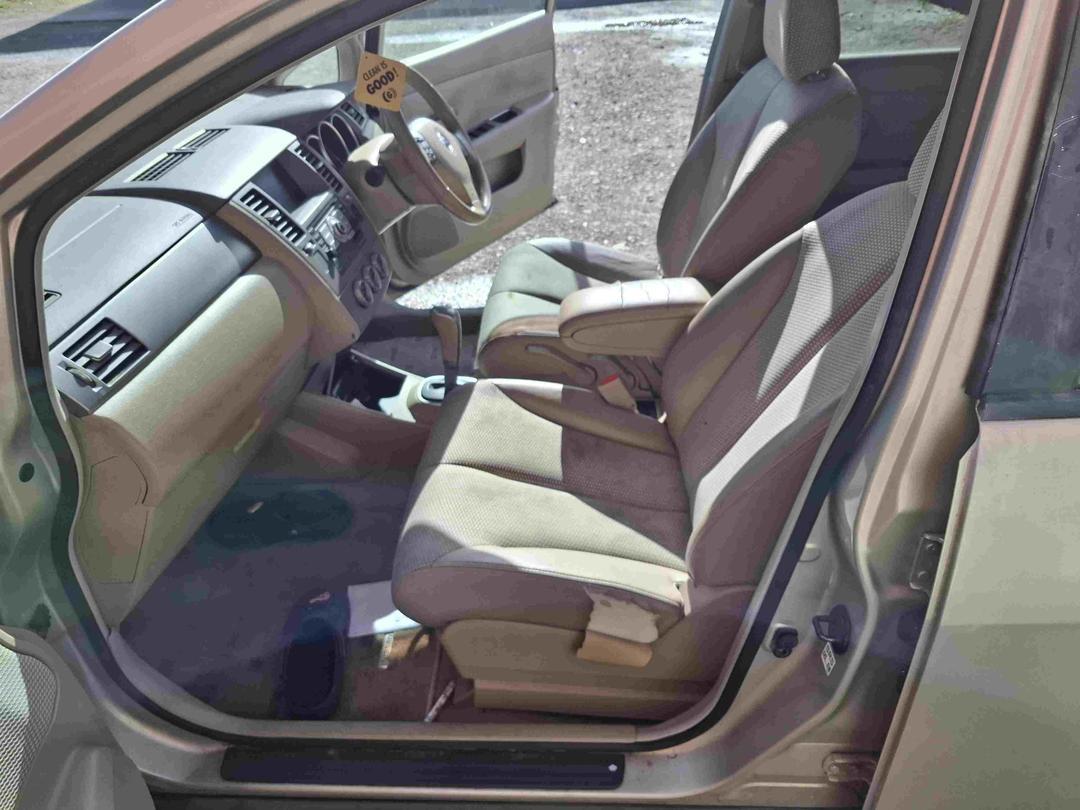 Photo '9' of Nissan Tiida