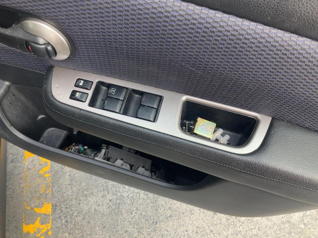 Photo '17' of Nissan Tiida