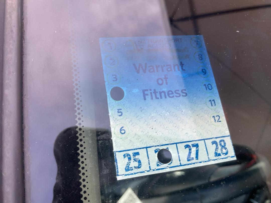 Photo '24' of Nissan Tiida