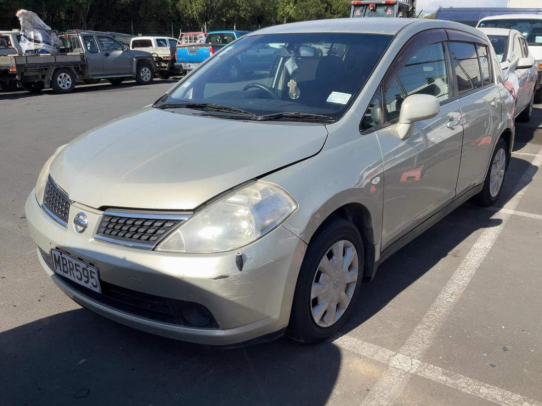 Photo '2' of Nissan Tiida