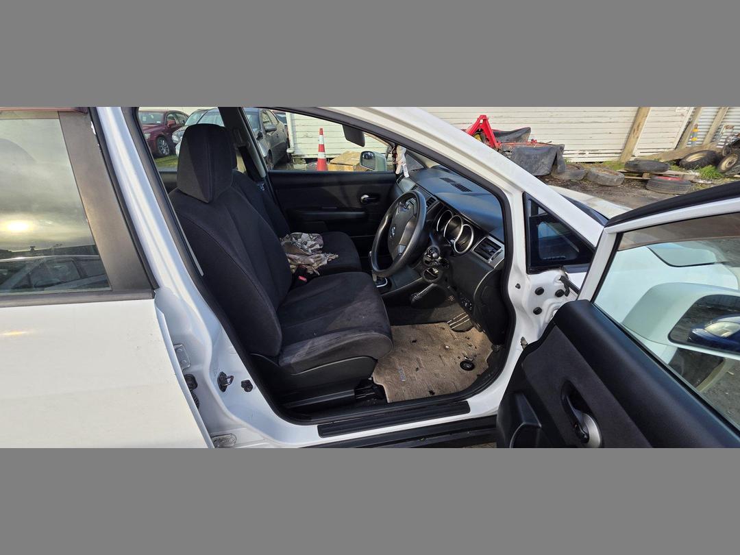 Photo '5' of Nissan Tiida Latio Photo '5' of Nissan Tiida Latio
