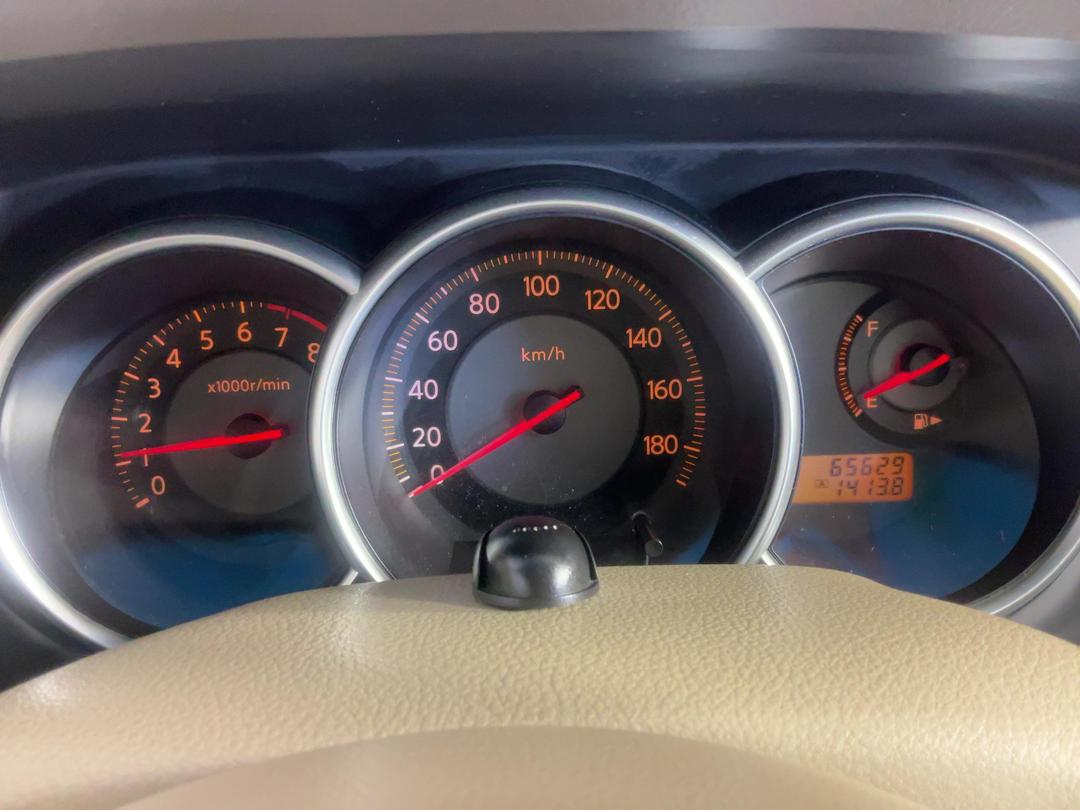 Photo '21' of Nissan Tiida