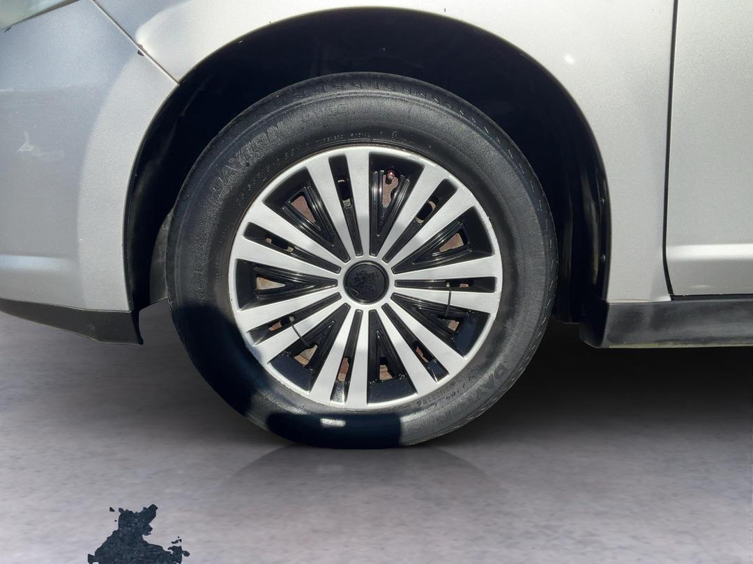 Photo '10' of Nissan Tiida