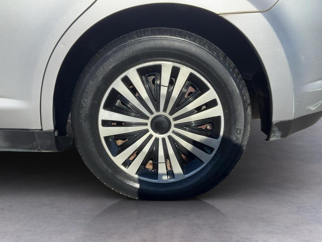 Photo '11' of Nissan Tiida