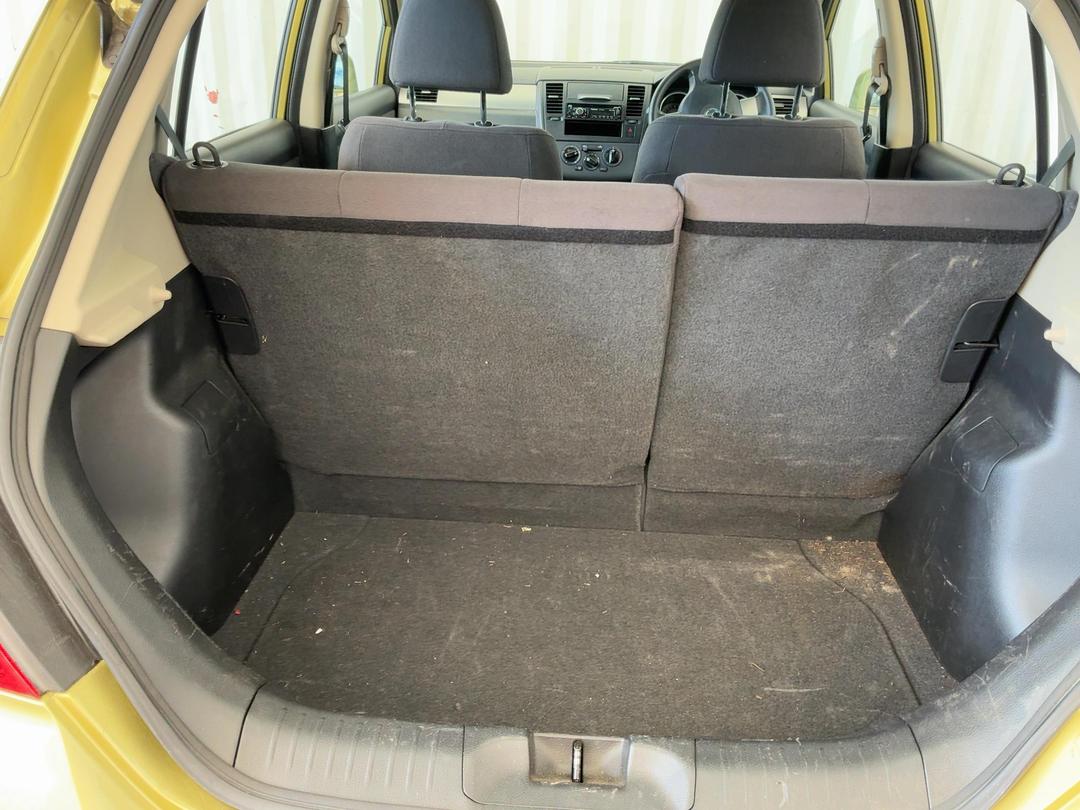 Photo '6' of Nissan Tiida ST Photo '6' of Nissan Tiida ST