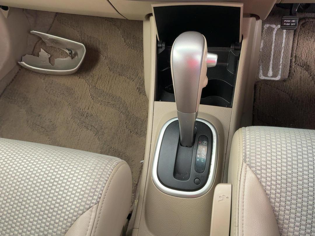 Photo '15' of Nissan Tiida Photo '15' of Nissan Tiida