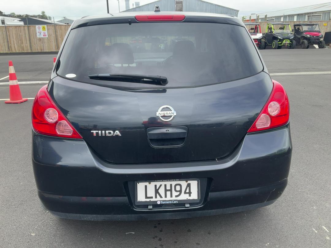 Photo '7' of Nissan Tiida Photo '7' of Nissan Tiida