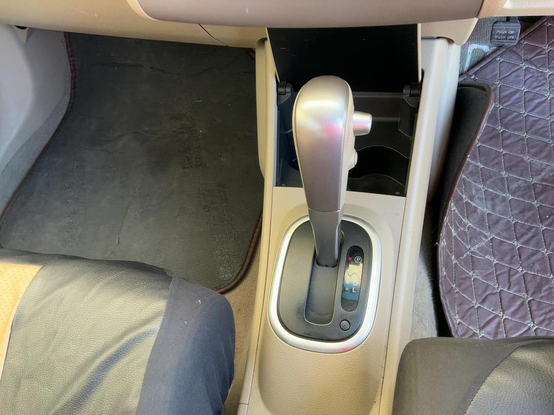 Photo '15' of Nissan Tiida Photo '15' of Nissan Tiida