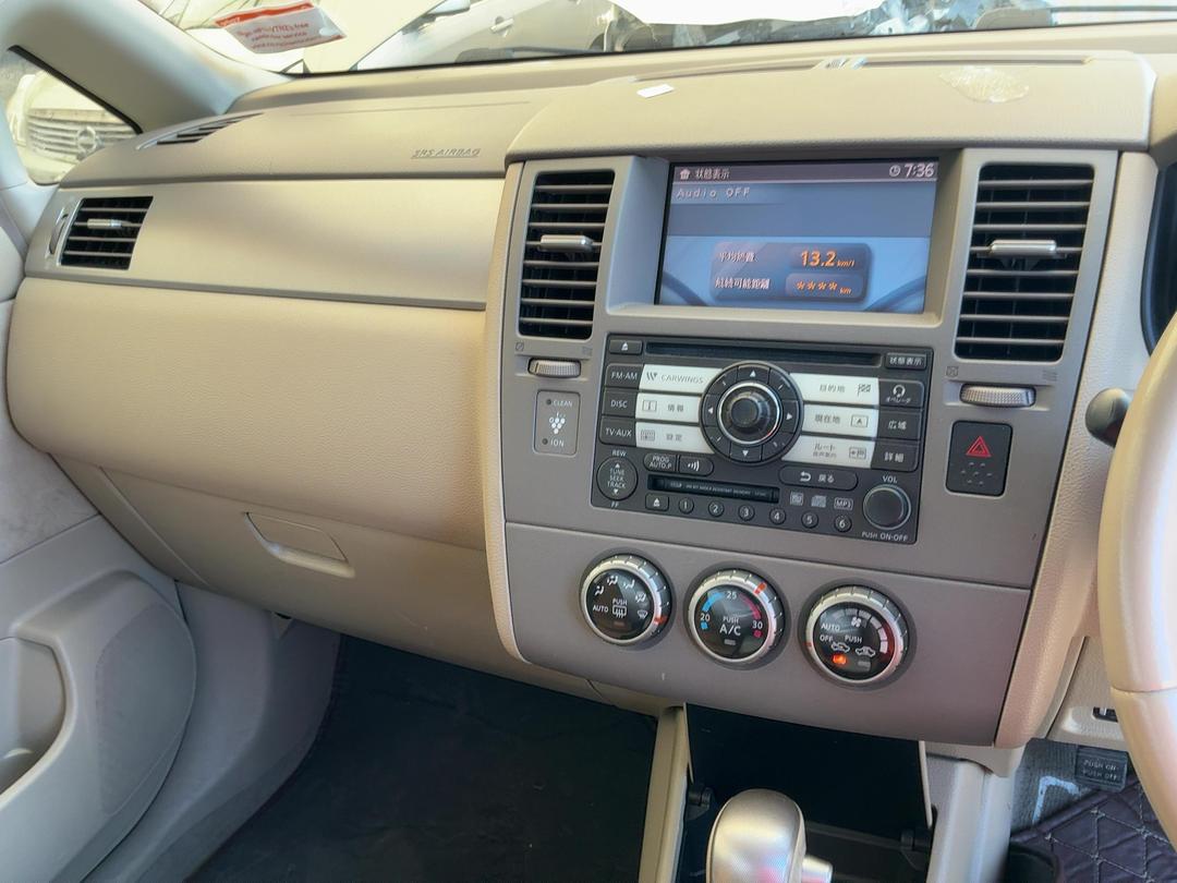 Photo '16' of Nissan Tiida Photo '16' of Nissan Tiida