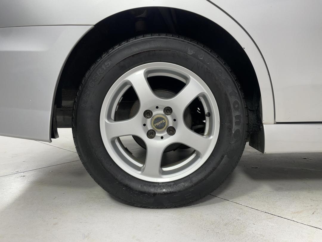 Photo '12' of Nissan Wingroad