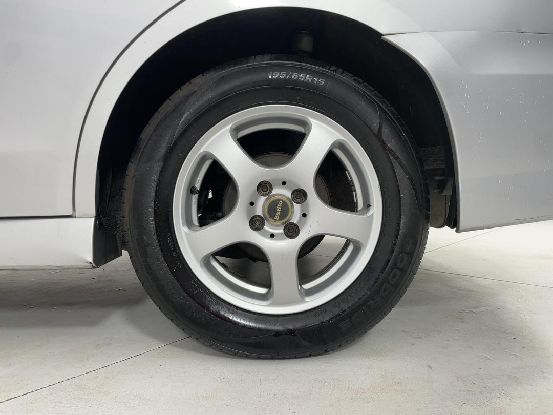 Photo '11' of Nissan Wingroad