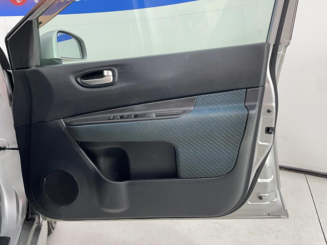 Photo '15' of Nissan Wingroad